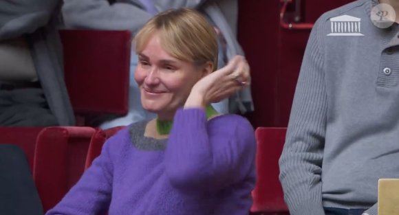 Judith Godrèche en larmes devant l'assemblée qui a approuvé la création d'une commission d'enquête sur les "abus et violences" dans le cinéma, l'audiovisuel, le spectacle vivant, la mode et la publicité.