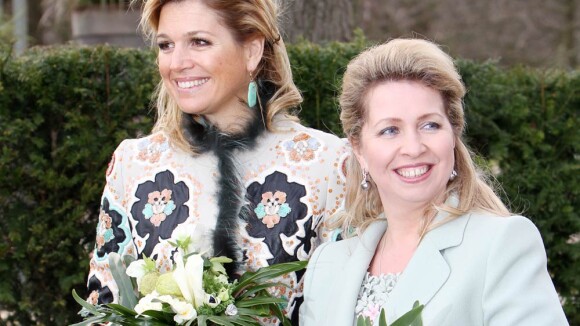 La princesse Maxima des Pays-Bas se couvre de fleurs devant l'épouse du président russe !