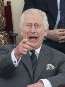 PHOTOS Charles III comme vous l'avez rarement vu : gros fou rire du roi, des images qui font plaisir à voir !