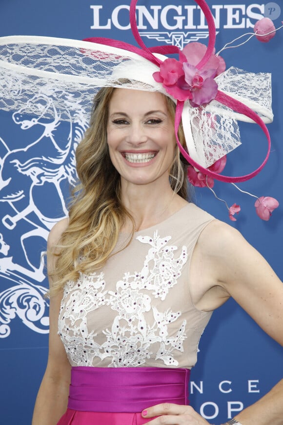 Enfants qu'ils ne peuvent pas renier puisqu'ils sont leurs portraits crachés !
Sophie Thalmann (robe Christophe Guillarmé) - Prix de Diane Longines à l'hippodrome de Chantilly, le 16 juin 2019. © Marc Ausset-Lacroix/Bestimage 