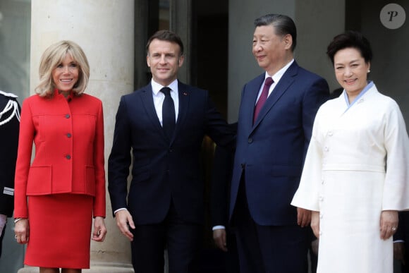 Le président Xi Jinping et sa femme Peng Liyuan sont en visite en France depuis le 6 mai 2024

Le président français Emmanuel Macron et sa femme la Première Dame Brigitte Macron accueillent le président chinois Xi Jinping et sa femme la Première Dame Peng Liyuan pour un entretien bilatéral au palais présidentiel de l'Elysée à Paris, France, le 6 mai 2024, dans le cadre de la visite officielle du président chinois en France. © Stéphane Lemouton/Bestimage