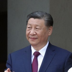 Le président français Emmanuel Macron et sa femme la Première Dame Brigitte Macron accueillent le président chinois Xi Jinping et sa femme la Première Dame Peng Liyuan pour un entretien bilatéral au palais présidentiel de l'Elysée à Paris, France, le 6 mai 2024, dans le cadre de la visite officielle du président chinois en France. © Stéphane Lemouton/Bestimage