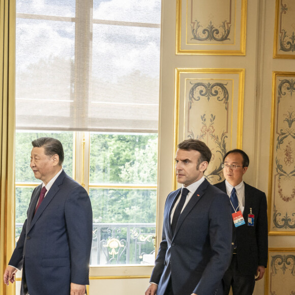 Le président français Emmanuel Macron et le président chinois Xi Jinping lors de l'entretien bilatéral au palais présidentiel de l'Elysée à Paris, France, le 6 mai 2024. © Eliot Blondet/Pool/Bestimage