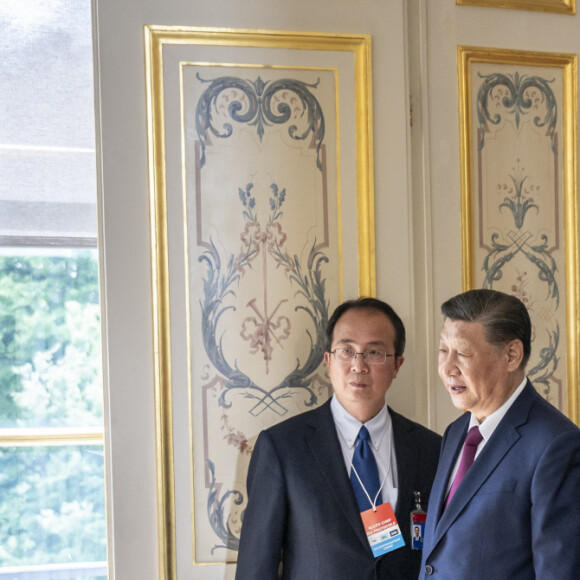 Le président français Emmanuel Macron et le président chinois Xi Jinping lors de l'entretien bilatéral au palais présidentiel de l'Elysée à Paris, France, le 6 mai 2024. © Eliot Blondet/Pool/Bestimage