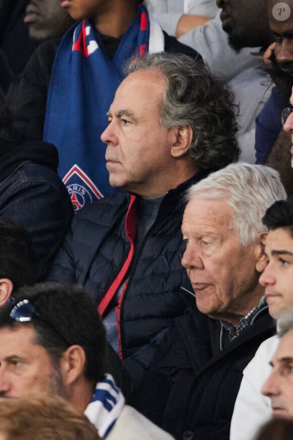 Luc Chatel - Célébrités dans les tribunes de la demi-finale retour de Ligue des champions entre le PSG face au Borussia Dortmund (0-1) au Parc des Princes à Paris le 7 mai 2024. © Cyril Moreau/Bestimage