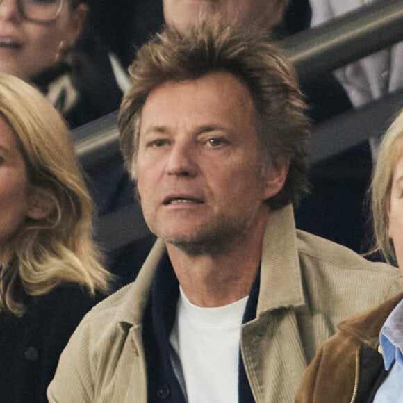 Alice Taglioni et son compagnon Laurent Delahousse, Hélène Darroze - Célébrités dans les tribunes de la demi-finale retour de Ligue des champions entre le PSG face au Borussia Dortmund (0-1) au Parc des Princes à Paris le 7 mai 2024. © Cyril Moreau/Bestimage