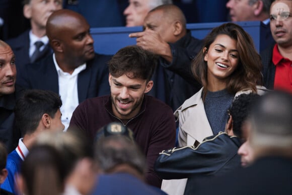 Le pilote français Pierre Gasly y était avec Kika Cerqueira Gomes
 
Pierre Gasly et sa compagne Kika Cerqueira Gomes - Célébrités dans les tribunes de la demi-finale retour de Ligue des champions entre le PSG face au Borussia Dortmund (0-1) au Parc des Princes à Paris le 7 mai 2024. © Cyril Moreau/Bestimage