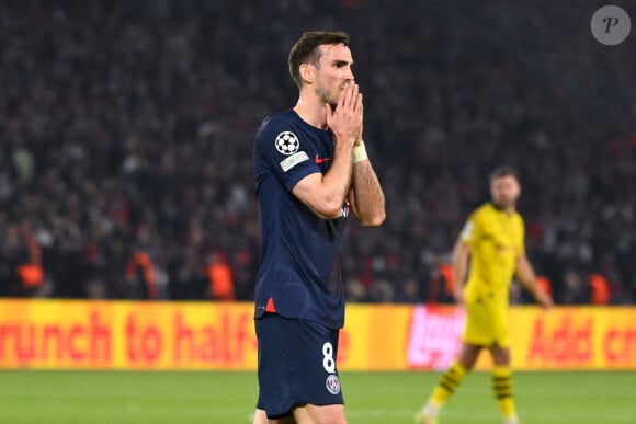 Fabián Ruiz pendant le match entre le Paris Saint-Germain et le Borussia Dortmund au Parc Des Princes le 7 mai 2024.