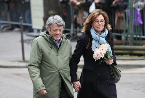 Mais leur amour, ils ne l'exposent pas à tout-va et le protègent
Jean-Louis Borloo et sa femme Béatrice Schönberg - Arrivées aux obsèques de France Gall au cimetière de Montmartre à Paris le 12 janvier 2018. 