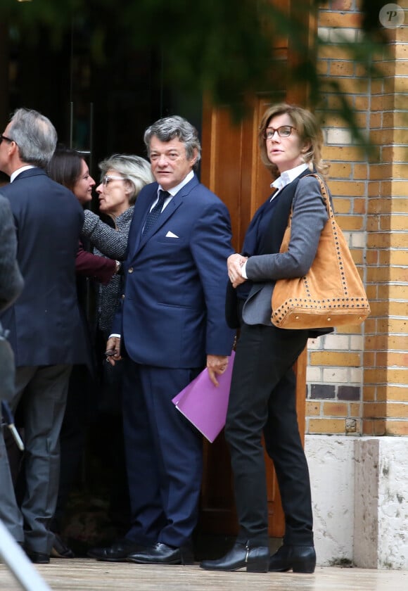 Jean-Louis Borloo et sa femme Béatrice Schönberg - Obsèques de la mère de Jean-Louis Borloo en l'église Saint-Honoré-d'Eylau à Paris. Le 15 septembre 2015  