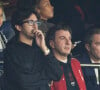 Pour mémoire, le comédien fréquente la mère de Sean Obispo, Isabelle Furano, depuis 2008
Michaël Youn et Sean Obispo - Célébrités dans les tribunes de la demi-finale retour de Ligue des champions entre le PSG face au Borussia Dortmund (0-1) au Parc des Princes à Paris le 7 mai 2024. © Cyril Moreau/Bestimage