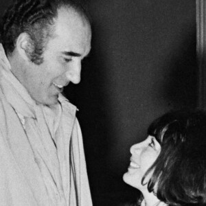  Ne souhaitant pas être envahis par les paparazzis, le couple avait volontairement donné une fausse date de mariage afin de berner les journalistes
Archives : Juliette Greci et Michel Piccoli