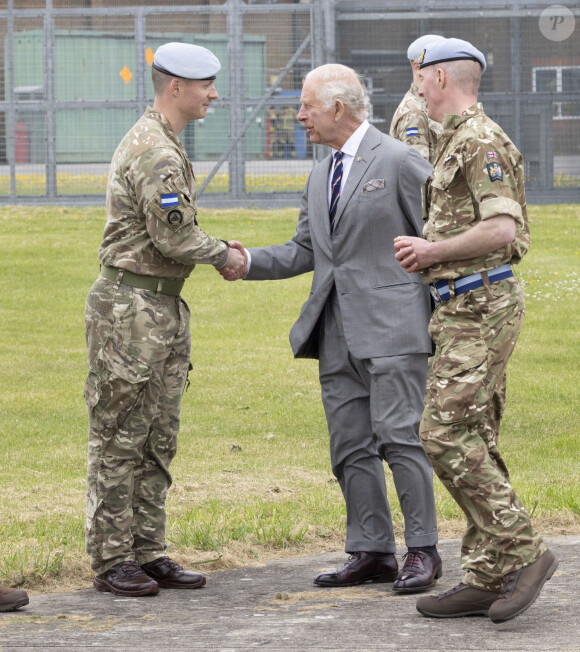 Le roi Charles III d'Angleterre remet officiellement le rôle de colonel en chef de l'Army Air Corps au prince de Galles à la base militaire Army Aviation Center de Middle Wallop, Hampshire, Royaume Uni, le 13 mai 2024. © GoffPhotos/Bestimage 