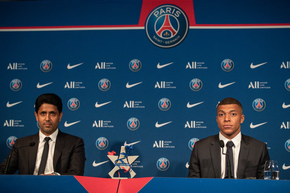 photo-football-kylian-mbapp-officialise-son-d-part-du-psg-nasser
