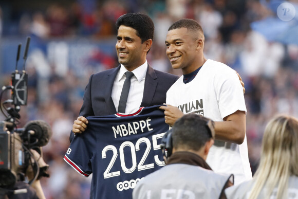 Nasser al-Khelaifi - Kylian Mbappe (PSG) - Football : Match Ligue 1 Uber Eats PSG Vs Metz (5-0) au parc des princes à Paris le 21 mai 2022. © Michael Baucher/Panoramic/Bestimage 