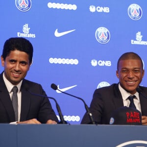 Nasser Al-Khelaïfi ,Kylian Mbappé - Présentation officielle de Kylian Mbappé au Parc des Princes Paris le 06 Septembre 2017 © Marc Ausset-Lacroix / Bestimage 