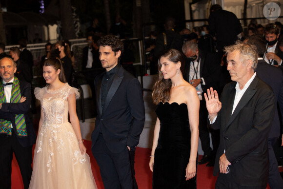 Laetitia Casta, Louis Garrel, Julia Boème et Pascal Caucheteux au Festival de Cannes 2021. Photo by David Niviere/ABACAPRESS.COM