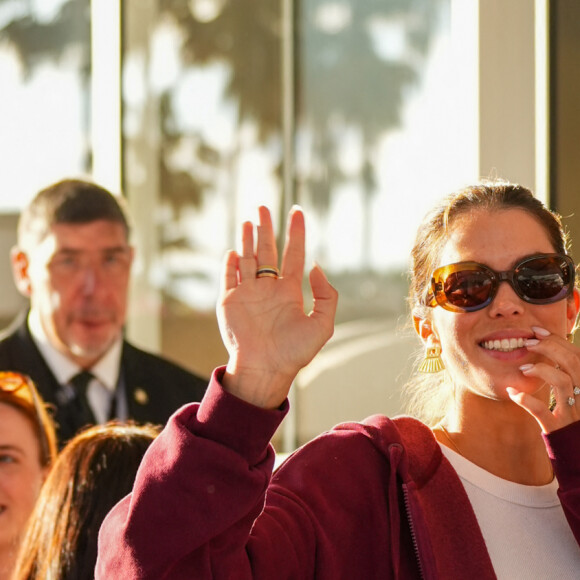 Iris Mittenaere (Miss France 2016) à l'hôtel Martinez pendant le 77e Festival de Cannes le 13 mai 2024.