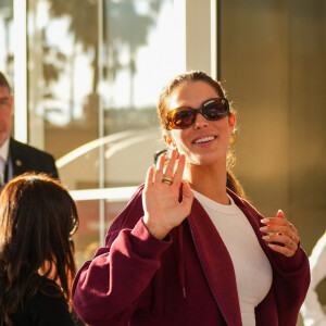 Iris Mittenaere (Miss France 2016) à l'hôtel Martinez pendant le 77e Festival de Cannes le 13 mai 2024.