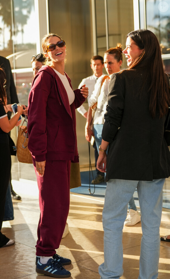 Iris Mittenaere (Miss France 2016) à l'hôtel Martinez pendant le 77e Festival de Cannes le 13 mai 2024.