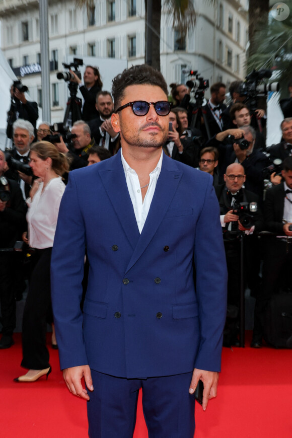 Kev Adams - Montée des marches du film " Le deuxième acte " pour la cérémonie d'ouverture du 77ème Festival International du Film de Cannes, au Palais des Festivals à Cannes. Le 14 mai 2024 © Jacovides-Moreau / Bestimage 