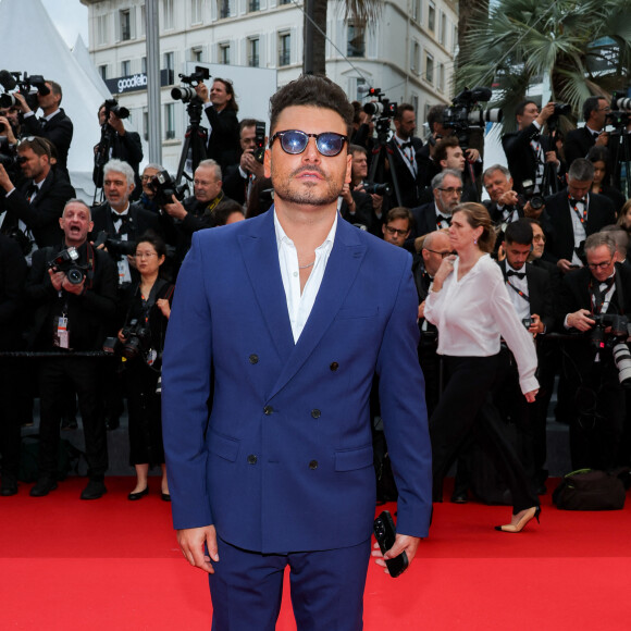 Kev Adams aussi était au Festival de Cannes ce soir !
Kev Adams - Montée des marches du film " Le deuxième acte " pour la cérémonie d'ouverture du 77ème Festival International du Film de Cannes, au Palais des Festivals à Cannes. Le 14 mai 2024 © Jacovides-Moreau / Bestimage 