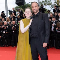 PHOTOS Emilie Dequenne, une battante amoureuse sur tapis rouge : apparition avec son mari à Cannes après la maladie