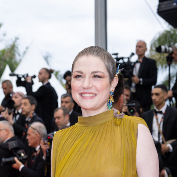 Emilie Dequenne - Montée des marches du film " Le deuxième acte " pour la cérémonie d'ouverture du 77ème Festival International du Film de Cannes, au Palais des Festivals à Cannes. Le 14 mai 2024 © Olivier Borde / Bestimage 