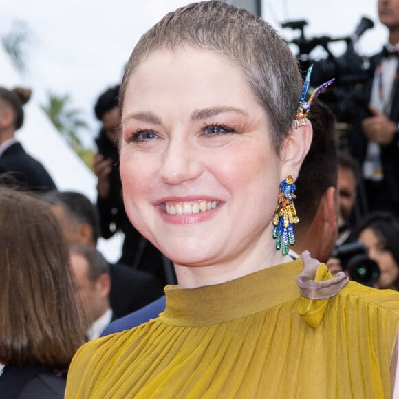 Et ce malgré ses problèmes de santé. 
Emilie Dequenne - Montée des marches du film " Le deuxième acte " pour la cérémonie d'ouverture du 77ème Festival International du Film de Cannes, au Palais des Festivals à Cannes. Le 14 mai 2024 © Olivier Borde / Bestimage 