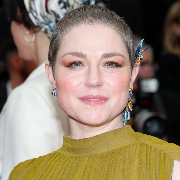 Emilie Dequenne - Montée des marches du film " Le deuxième acte " pour la cérémonie d'ouverture du 77ème Festival International du Film de Cannes, au Palais des Festivals à Cannes. Le 14 mai 2024 © Jacovides-Moreau / Bestimage 