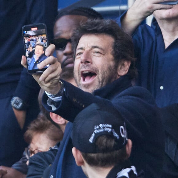 Patrick Bruel - Célébrités dans les tribunes de la demi-finale retour de Ligue des champions entre le PSG face au Borussia Dortmund (0-1) au Parc des Princes à Paris le 7 mai 2024. © Cyril Moreau/Bestimage