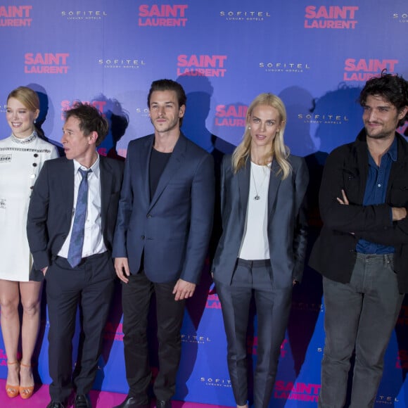 Après avoir pris connaissance de l'accident et de l'état dans lequel se trouvait l'acteur.
Valeria Bruni Tedeschi, Kate Moran, Amira Casar, Léa Seydoux, Gaspard Ulliel, Bertrand Bonello, Aymeline Valade et Louis Garrel - Avant Première du film "Saint Laurent" au Centre Georges Pompidou" à Paris le 23 septembre 2014. 