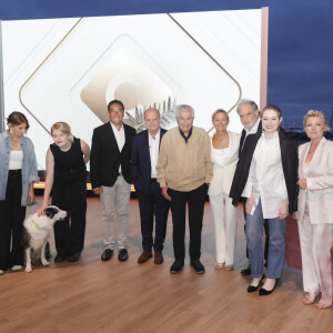 Exclusif - Laura Martin-Contini, le chien Messi, Zaho de Sagazan, Patrick Cohen, Pierre Lescure, Claude Lelouch, Anne-Sophie Lapix, Raphael Mezrahi, Emilie Dequenne, Anne-Elisabeth Lemoine sur le plateau de l'émisson "C à vous" lors du 77ème Festival International du Film de Cannes le 15 mai 2024. © Jack Tribeca / Bestimage 