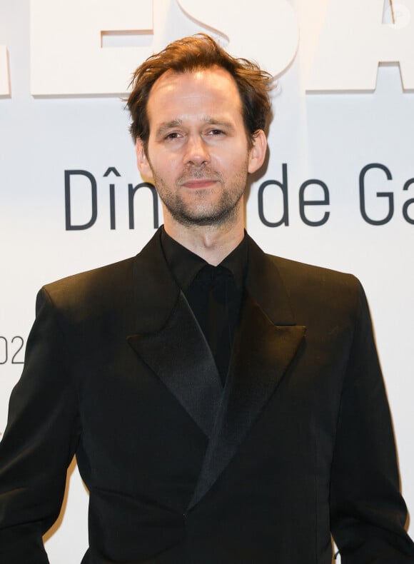 Benjamin Lavernhe (habillé en Givenchy) - Photocall de la 49ème édition de la cérémonie des César au Fouquet's à Paris Le 23 fevrier 2024 © Coadic Guirec / Bestimage