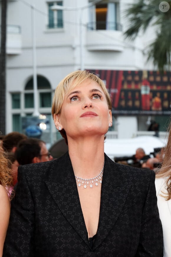 Judith Godrèche - Montée des marches du film " Furiosa : A Mad Max Saga " lors du 77ème Festival International du Film de Cannes, au Palais des Festivals à Cannes. Le 15 mai 2024 © Jacovides-Moreau / Bestimage 