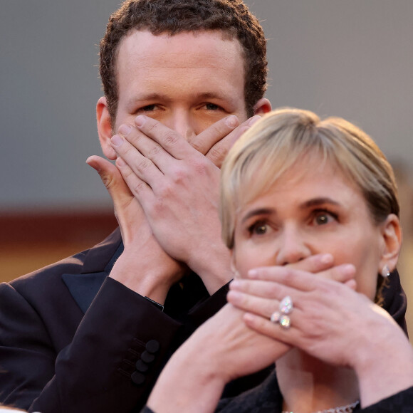 Et est trrès soutenue par ses enfants, Noé Boon. 
Noé Boon et sa mère Judith Godrèche - Montée des marches du film " Furiosa : A Mad Max Saga " lors du 77ème Festival International du Film de Cannes, au Palais des Festivals à Cannes. Le 15 mai 2024 © Jacovides-Moreau / Bestimage 