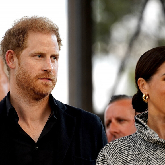 William et Meghan n'ont pas été invités, alors même que Hugh Grosvenor est le parrain d'Archie.
Le prince Harry, duc de Sussex, et Meghan, duchesse de Sussex, lors d'un concert de bienfaisance pour les premiers intervenants de Santa Barbara dans la propriété de Kevin Costner à Montecito, aux États-Unis, le 22 septembre 2023. Photo par Jerry Perez/PCN/ABACAPRESS.COM