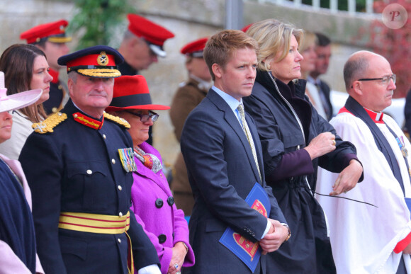 Leeds, Royaume-Uni. 22 septembre 2018. Visite du prince Charles à Bramham Park pour présenter un nouveau guidon au Queens Own Yeomanry Regiment, Hugh Grosvenor . Crédit : Yorkshire Pics/Alamy Live News Photo by Alamy/ABACAPRESS.COM