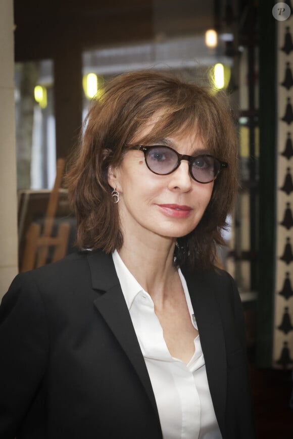 Exclusif - Anne Parillaud - Lancement du prix Saint-Exupery de la ville du Mans aux Deux Magots à Paris le 12 septembre 2023. Forte de son festival de lecture et salon du livre Faites Lire !, la ville du Mans s'affirme comme référence de littérature et de culture en pleine rentrée littéraire et crée son nouveau prix en hommage au célèbre auteur du livre Le Petit Prince. Celui-ci sera remis le lundi 2 octobre lors de la soirée d'inauguration de Faites Lire ! © Jack Tribeca / Bestimage