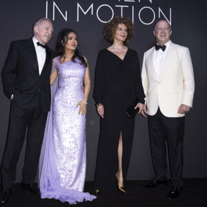 François-Henri Pinault et sa femme Salma Hayek, Donna Langley, Bryan Lourd - Photocall du dîner "Women in Motion" par le groupe Kering, Place de la Castre, lors du 77ème Festival International du Film de Cannes le 19 mai 2024. © Olivier Borde/Bestimage