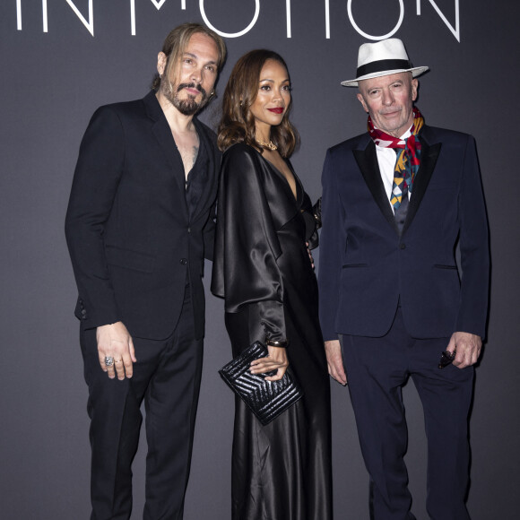 Marco Perego et sa femme Zoe Saldana et Jacques Audiard - Photocall du dîner "Women in Motion" par le groupe Kering, Place de la Castre, lors du 77ème Festival International du Film de Cannes le 19 mai 2024. © Olivier Borde/Bestimage