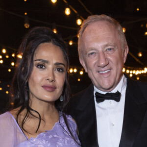 Salma Hayek et son mari François-Henri Pinault - Personnalités au dîner "Women in Motion" par le groupe Kering, Place de la Castre, lors du 77ème Festival International du Film de Cannes. Le 19 mai 2024 © Olivier Borde / Bestimage