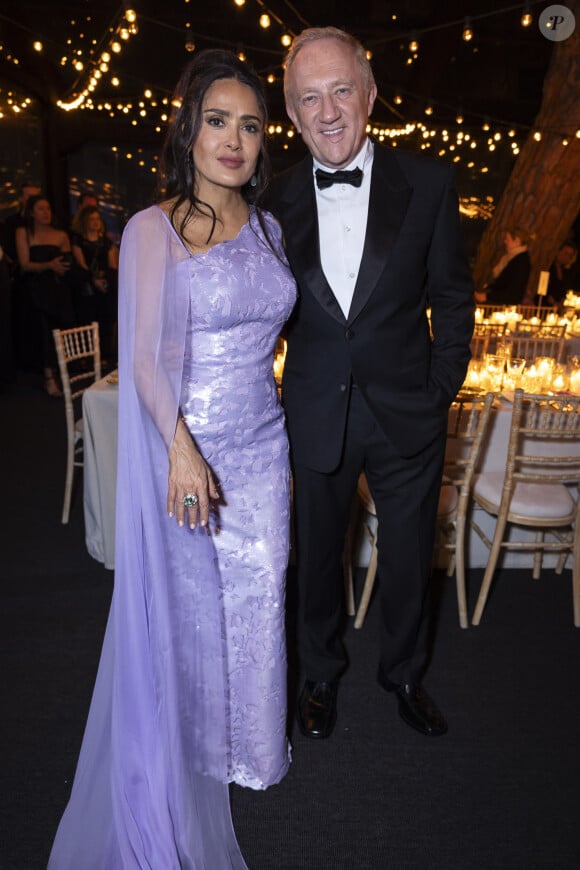 Salma Hayek et son mari François-Henri Pinault - Personnalités au dîner "Women in Motion" par le groupe Kering, Place de la Castre, lors du 77ème Festival International du Film de Cannes. Le 19 mai 2024 © Olivier Borde / Bestimage