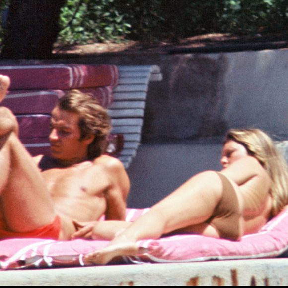 Un lieu où elle se cachait depuis de nombreuses années en compagnie de ses animaux, chiens, chats et même pigeons.
Archives - Brigitte Bardot à La Madrague.
DANIEL ANGELI / BESTIMAGE