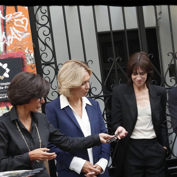 Exclusif - Lorraine Dauchez, Fondatrice, ARTEUM, Rachida Dati, maire du 7ème arrondissement de Paris, Valérie Pécresse, présidente du conseil régional d'Ile de France, Charlotte Gainsbourg, Rima Abdul Malak, ministre de la culture, Dominique Dutreix lors de l'inauguration de la Maison Gainsbourg, rue de Verneuil à Paris le 14 septembre 2023. © Alain Guizard / Bestimage