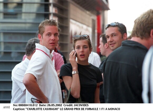 Charlotte Casiragi avec des amis en 2002 au Grand Prix de Monaco.