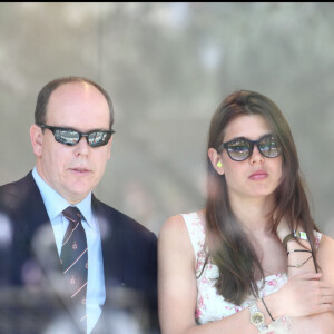 Depuis la mort de Rainier, elle assiste régulièrement au spectacle avec son oncle Albert, le nouveau prince.Albert de Monaco et sa nièce Charlotte lors du Grand Prix de Monaco. ©Bestimage