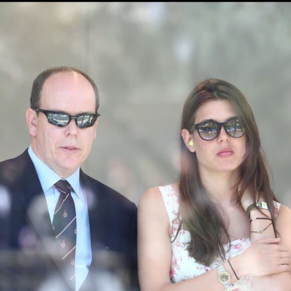 Depuis la mort de Rainier, elle assiste régulièrement au spectacle avec son oncle Albert, le nouveau prince.Albert de Monaco et sa nièce Charlotte lors du Grand Prix de Monaco. ©Bestimage