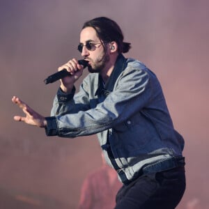 La jeune femme indique s'être endormie dans le lit du rappeur
 
Lomepal - 21ème édition du festival Solidays à l'hippodrome de Longchamp à Paris - Jour 1. Le 21 juin 2019 © Lionel Urman / Bestimage