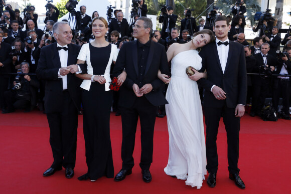 Jeremie Laheurte, Adele Exarchopoulos, Abdellatif Kechiche, Lea Seydoux et Brahim Chioua (de droite a gauche) - Montee des marches du film "Zulu" lors de la cloture du 66eme festival du film de Cannes. Le 26 mai 2013 